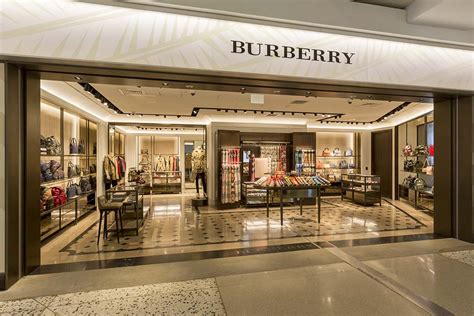 Burberry store Los Angeles airport